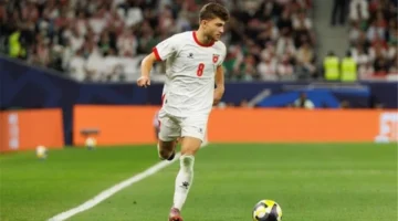 سيارة وتعليم جامعي.. 3 شروط تحسم صراع الأهلي وبيراميدز لضم عودة الفاخوري